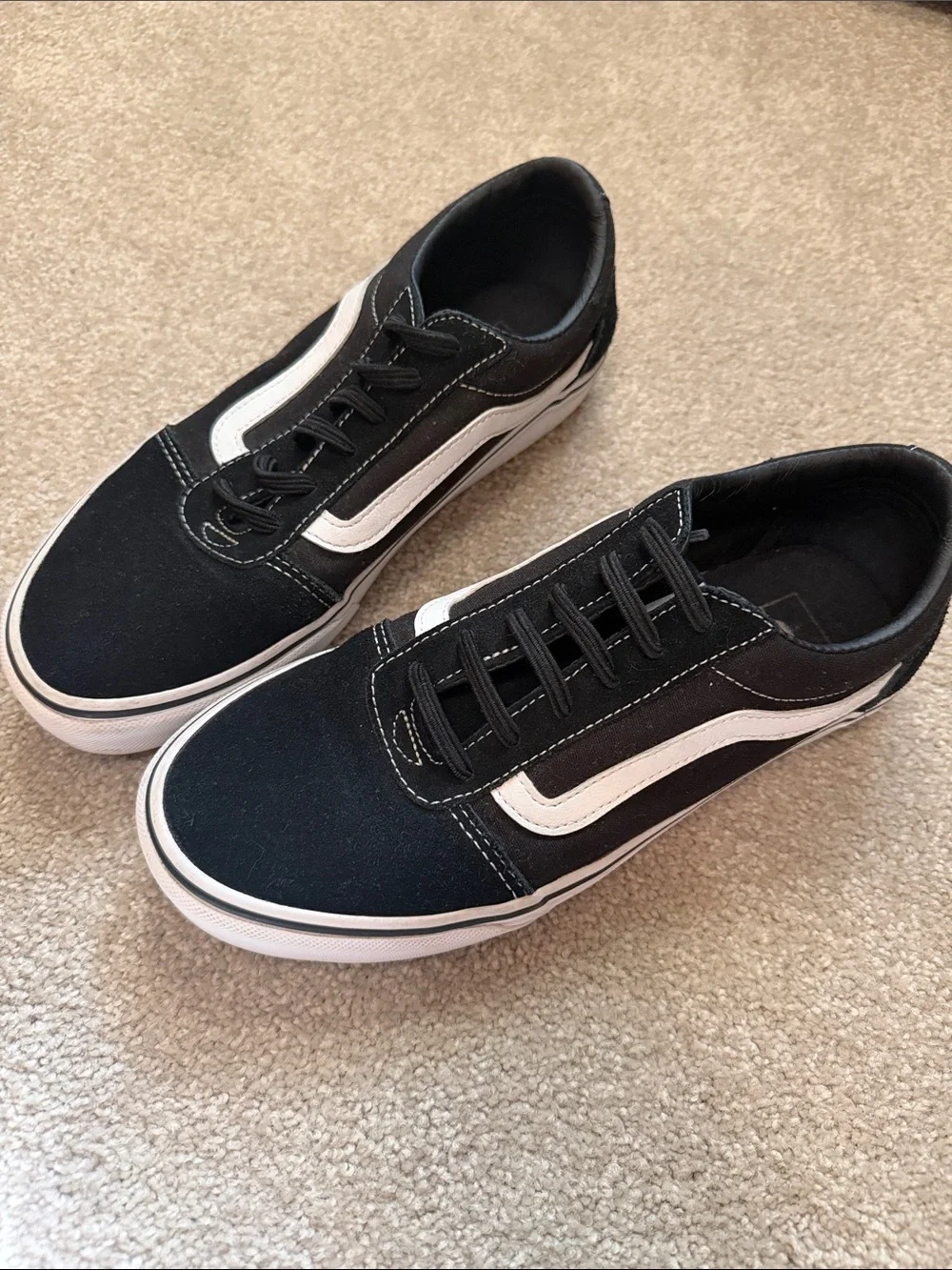 ✨Super Clean✨Vans Old Skool Black with White Side Stripe Sneakers - Picture 4 of 12